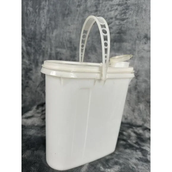 Vintage Tupperware #587-1 Beverage Buddy 2 Quart White Slim Pitcher Lid - Picture 2 of 6